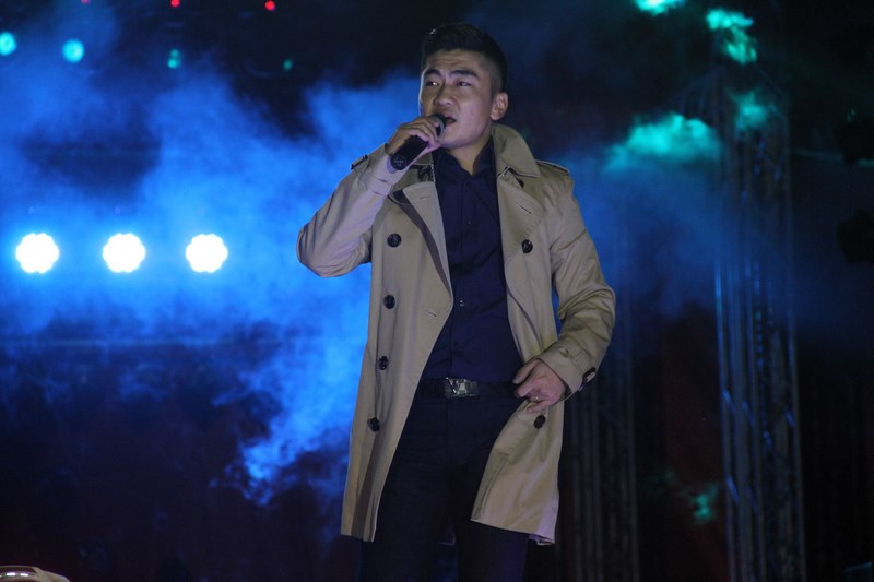 “Big 8 Best Hits” амьд хөгжмийн тоглолтын фото сурвалжлага